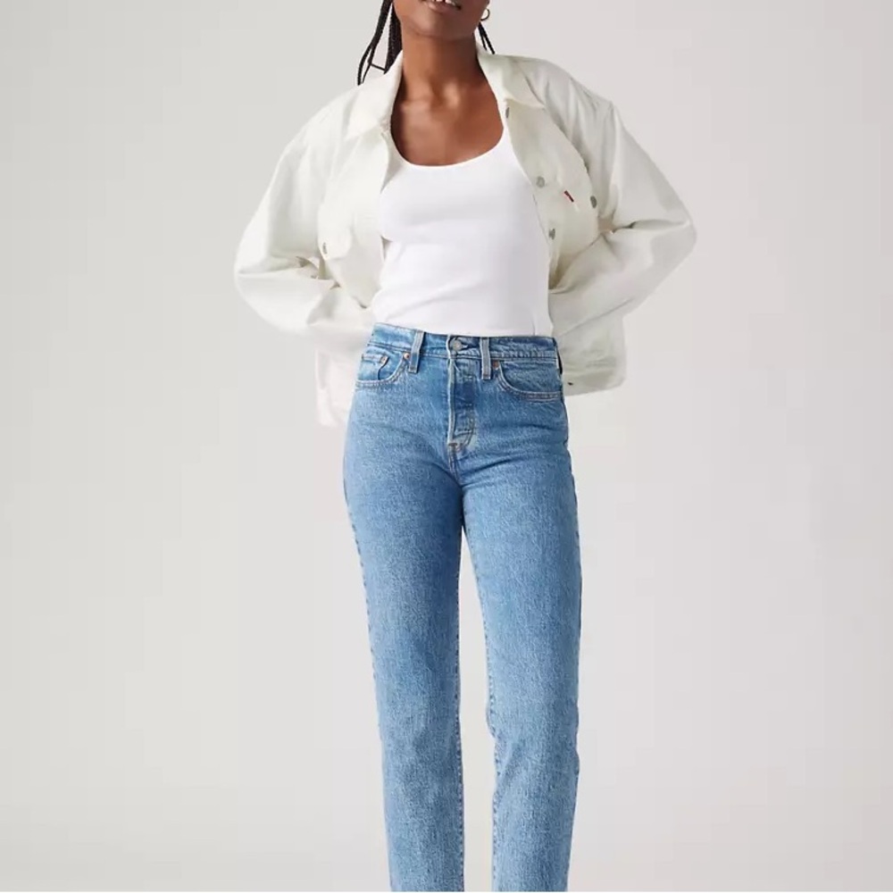 Levi’s Wedgie Straight Raw Hem Jeans